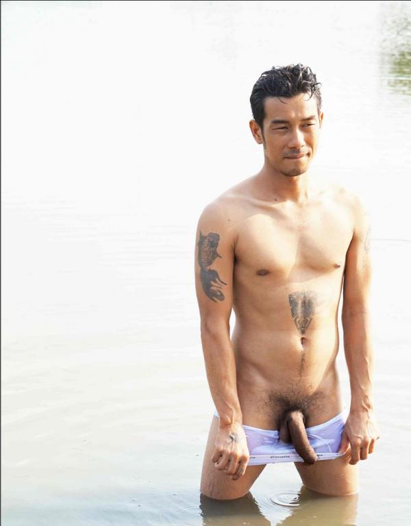 MAN-OMG-3---Guy-On-Hot-Street